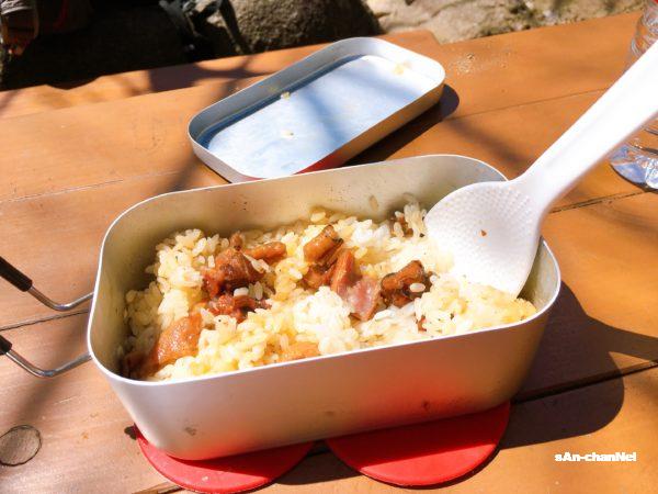 【山飯】メスティンを使って、焼き鳥缶で炊込みご飯を作ったよ!