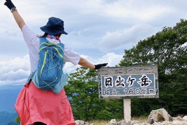 暗峠を越えて生駒山へ♪三角点が生駒山上遊園地の真ん中に !？