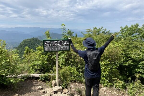 暗峠を越えて生駒山へ♪三角点が生駒山上遊園地の真ん中に !？